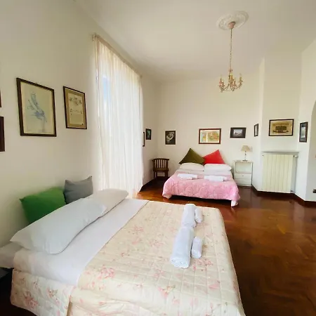 La Casa Sui Tetti 2 4* Neapol
