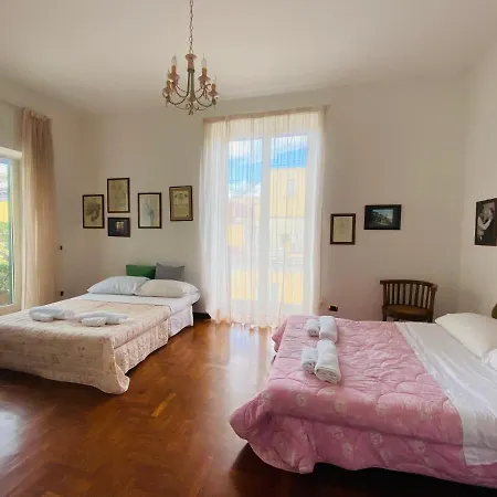 La Casa Sui Tetti 2 3* ナポリ