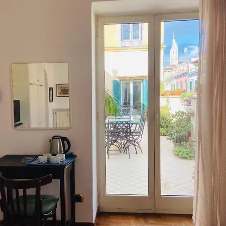 La Casa Sui Tetti 2 Naples